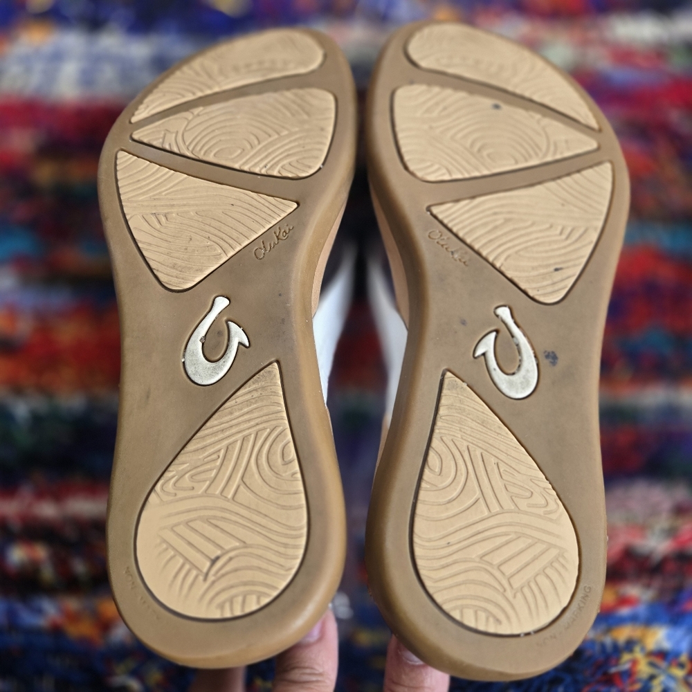 OluKai Honu White Leather Flip Flop Sandal Size 7 - Picture 10 of 15